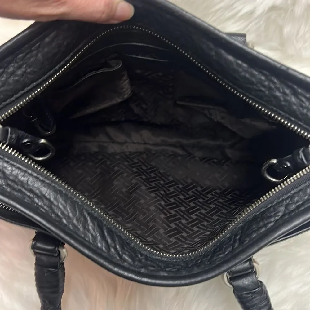 ‎Cole Haan Black Leather messenger bag B28